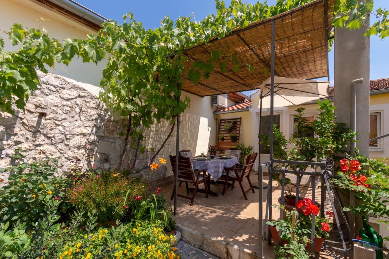 Mediterranean Terrace Apartment With Bikes & Sup Skradin Eksteriør bilde