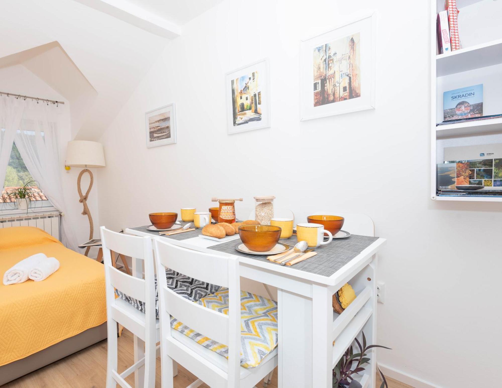 Mediterranean Terrace Apartment With Bikes & Sup Skradin Eksteriør bilde
