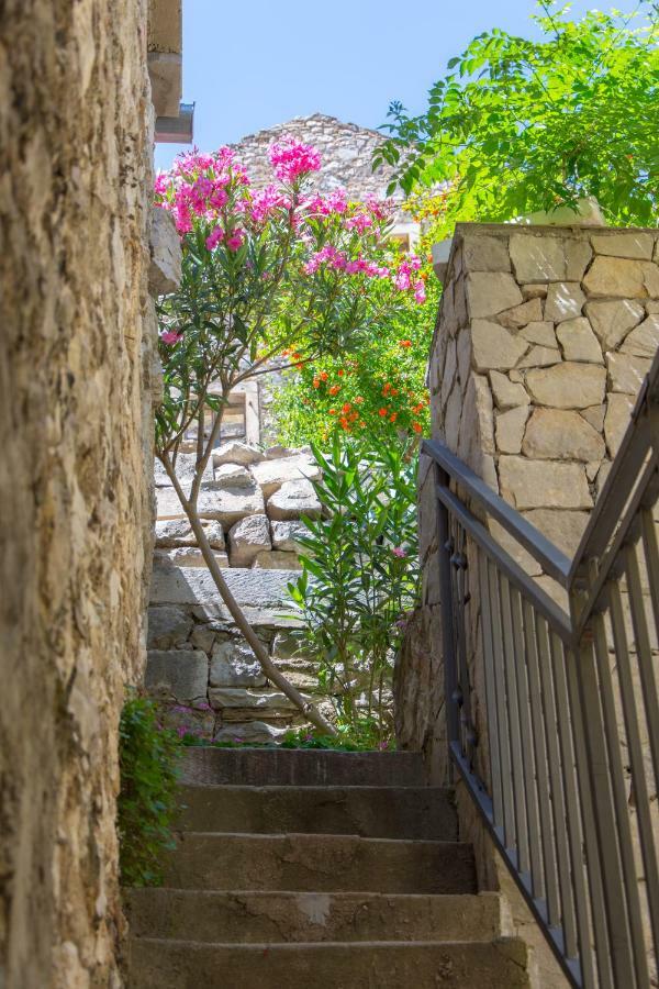 Mediterranean Terrace Apartment With Bikes & Sup Skradin Eksteriør bilde
